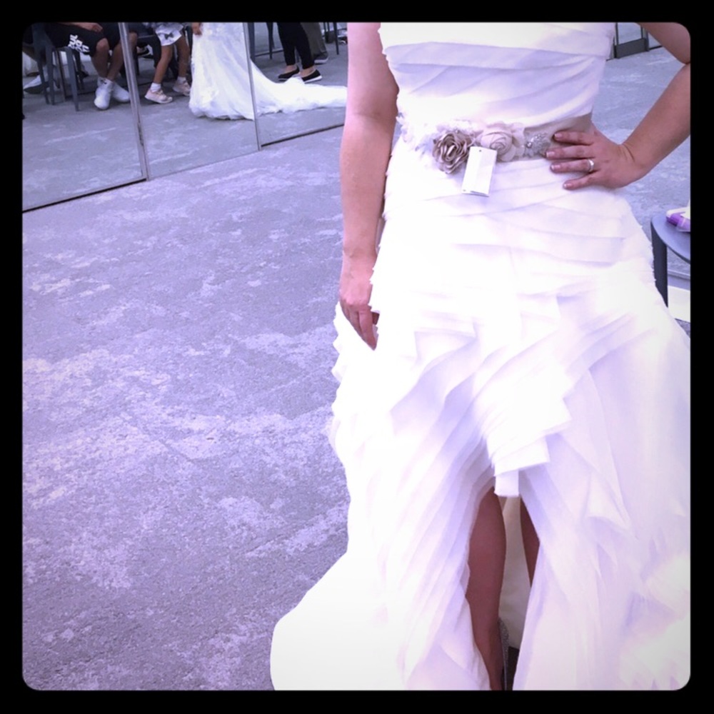 Vera Wang White wedding dress